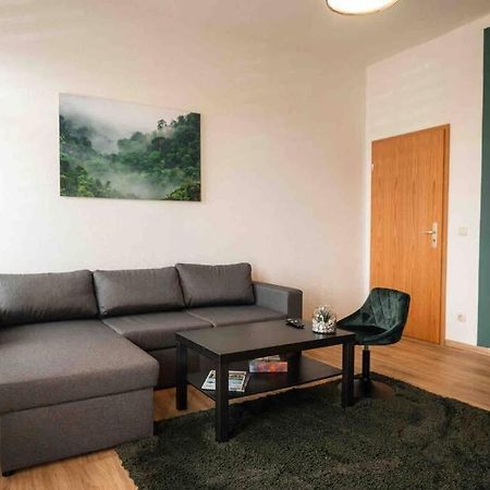 Ferienwohnung Bali Style Mit High Speed Wlan Und Gratis Parkplatz Гера Екстериор снимка