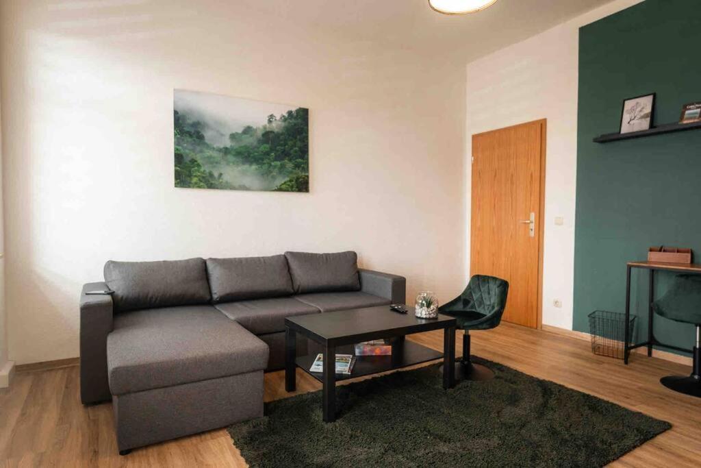 Ferienwohnung Bali Style Mit High Speed Wlan Und Gratis Parkplatz Гера Екстериор снимка