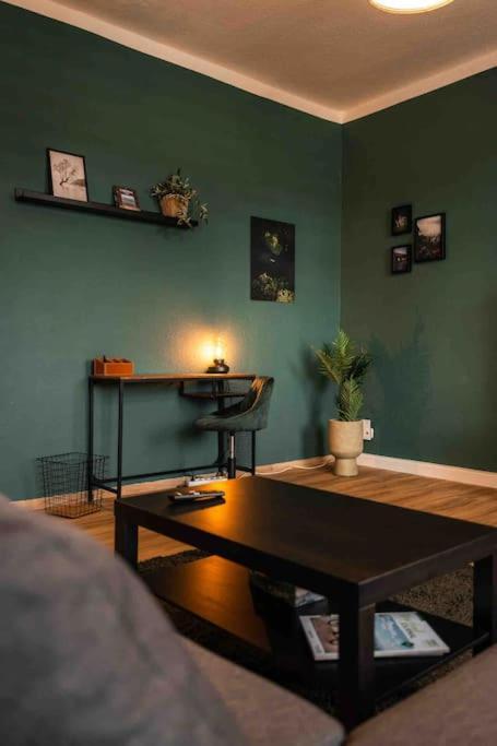 Ferienwohnung Bali Style Mit High Speed Wlan Und Gratis Parkplatz Гера Екстериор снимка